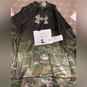 Under Armour performance hoodie green camo
